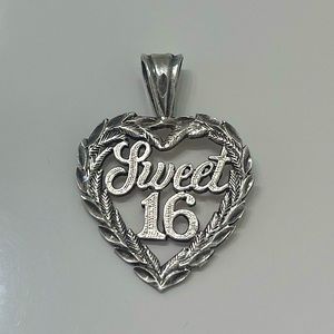 Vintage 925 sterling silver 1 inch pendant